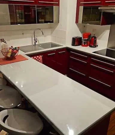 Joli Avec Jardin Et 2 Parkings Prives Apartment