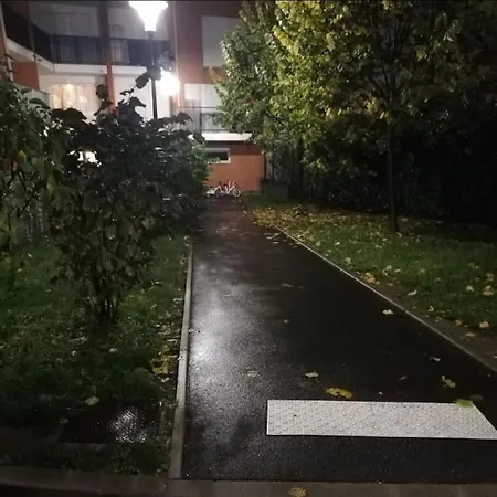 Joli Avec Jardin Et 2 Parkings Prives