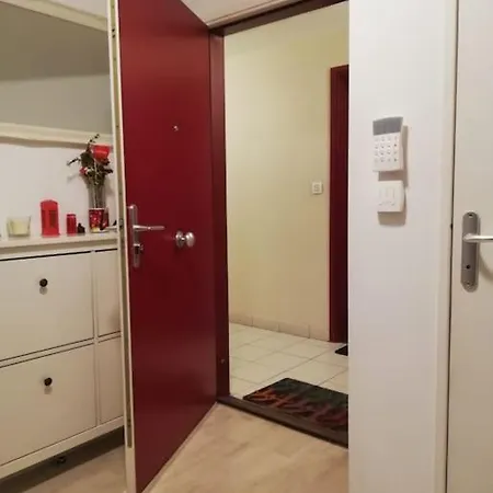 Appartement Joli Avec Jardin Et 2 Parkings Prives
