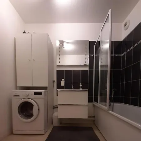 Appartement Joli Avec Jardin Et 2 Parkings Prives
