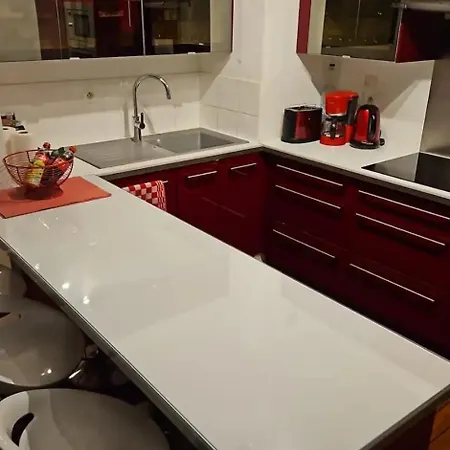 Appartement Joli Avec Jardin Et 2 Parkings Prives *